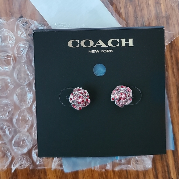 👀50% OFF👀👂💎 NWT‼️ COACH brand Sparkling Rose Stud Earrings - Picture 6 of 8